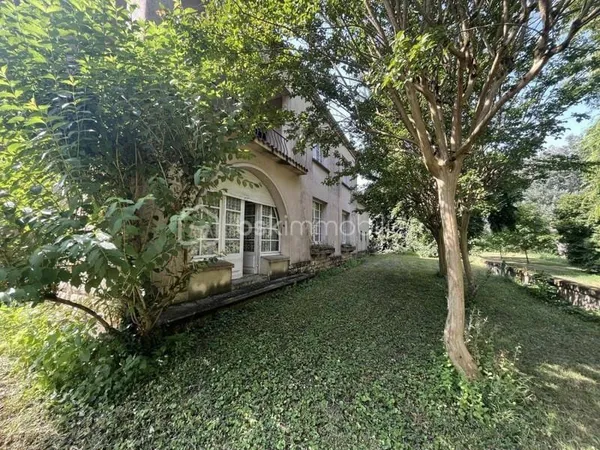 Maison 8 pièces 207 m²