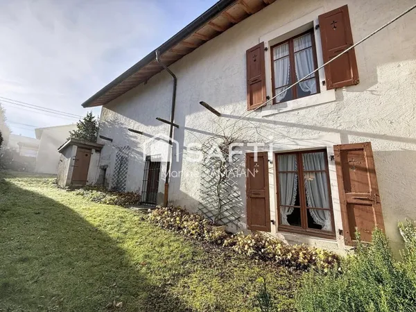 Maison de village à rénover 250 m2 avec jardin