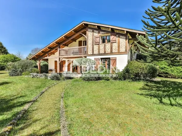 Maison 6 pièces 190 m²