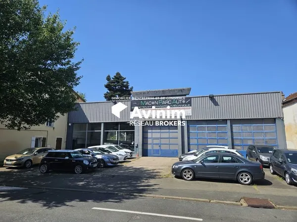 Local d'activité 890 m²