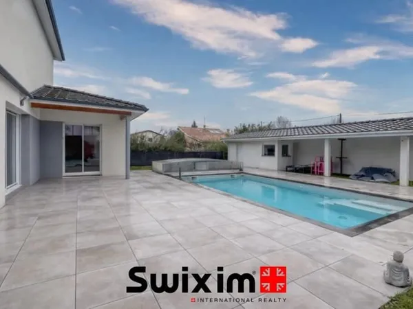Maison contemporaine d'exception 150m² avec piscine et prestations haut de gamme LE HAILLAN