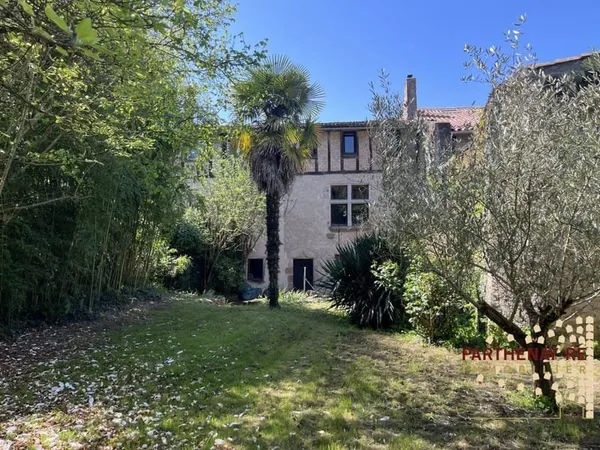 Maison 6 pièces 236 m²
