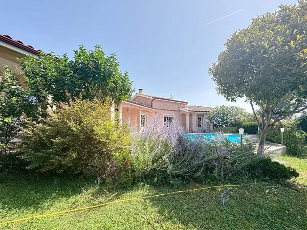 Maison 5 pièces 161 m²