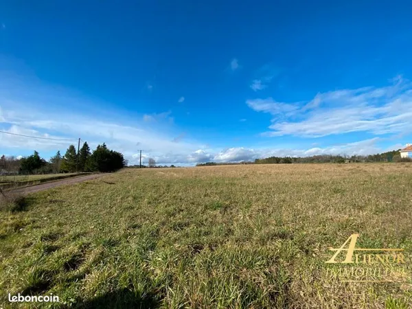 Terrain 2400 m² CHAMPAGNAC DE BELAIR