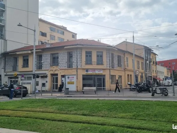 Local commercial 190m² rdc plus 1er etage
