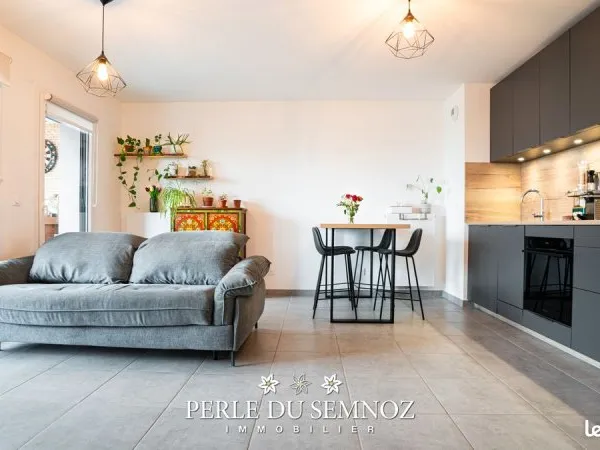T2 de 46 m2 - Grande terrasse - Cave et parking privatif