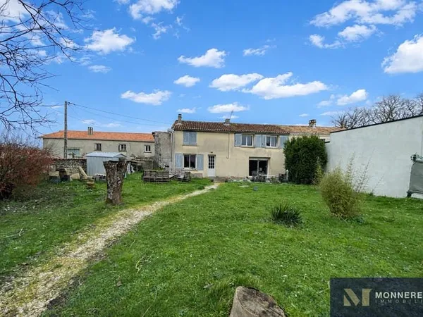 MAISON DE VILLAGE A RENOVER