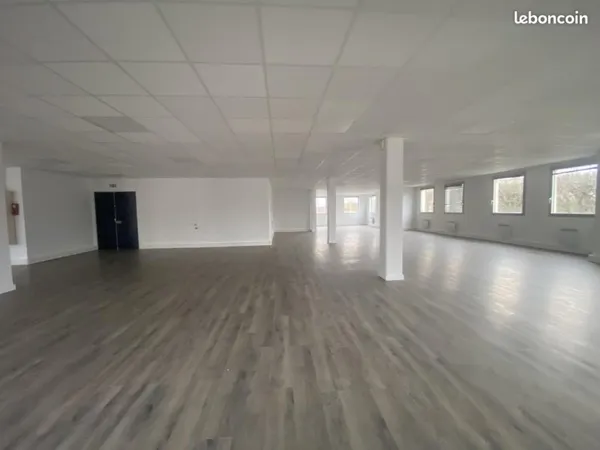 Bureaux 2 513 m²