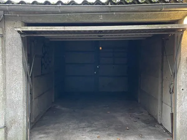 Garage box 15m2 bd Schuman