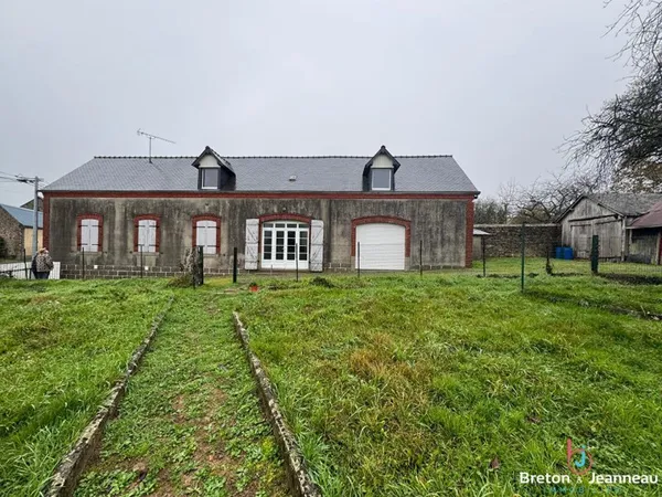 Maison en pierres à Loiron-Ruillé
