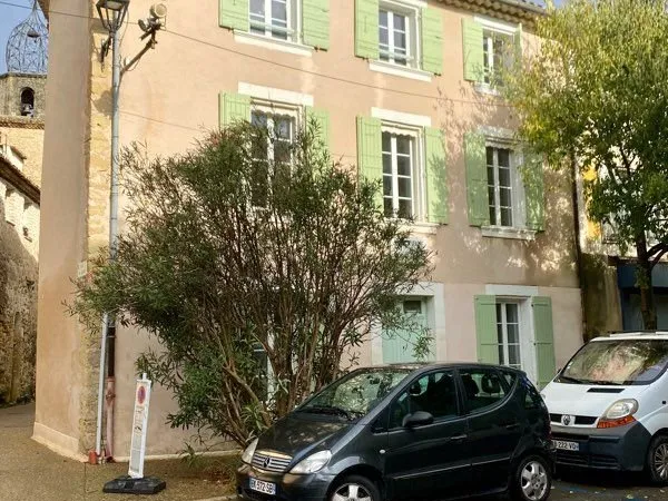 Magnifique maison lumineuse rénovée. Au Coeur de Lauris