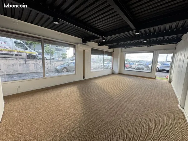 Location pro | Local Commercial | 45.69 m² | Baie-Mahault