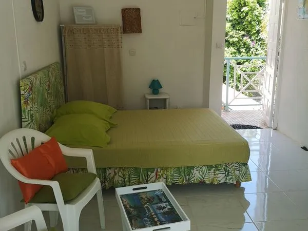 Location studio lumineux Ste Anne
