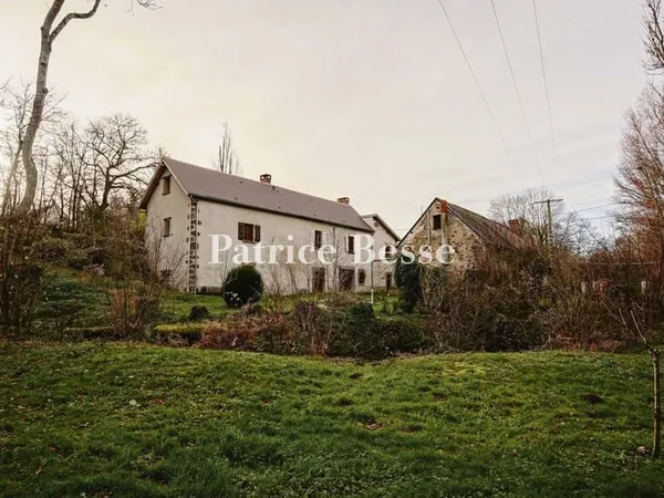 Dans la Combraille bourbonnaise, un moulin du 18e s. Fondé en titre sur près de 3,8 ha.