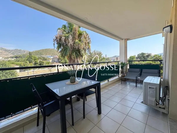 Marseille 09: Appartement T3 de 66m2-2ch avec grande terrasse