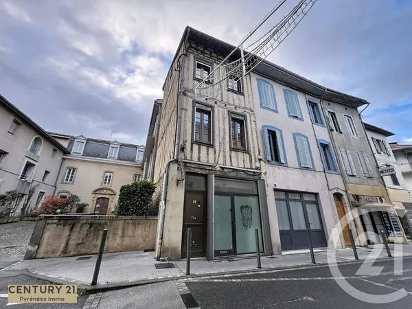 Bâtiment 104 m²
