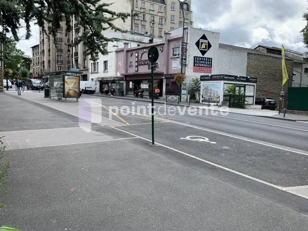 Local commercial 620 m²