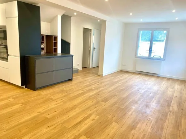 Maison rénovée de 116m2 à BAGNEUX.