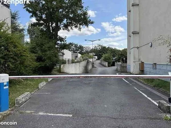 Parking Ville D Avray