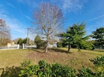 TERRAIN 550M² CALME BLANQUFORT