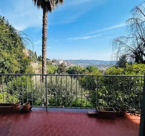 Appartement 5 pièces 104 m²