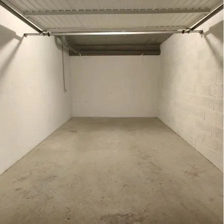 Garage 15m² sécurisé