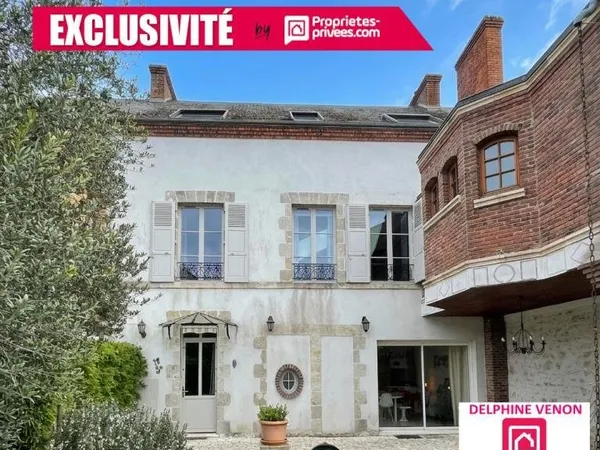 Exclusivité - Maison bourgeoise de 225 m² classe énergie C avec double garage et jardin en centre vi