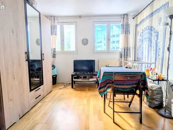 Studio 1 pièce 24 m²