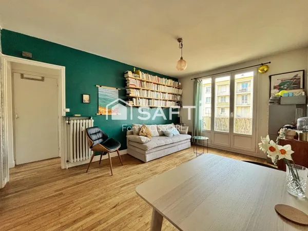 T2 lumineux avec balcon et ascenseur