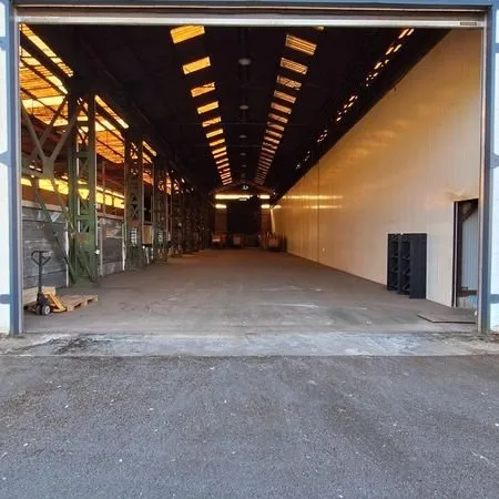 Vends hall/entrepôt 500 m² avec ou sans bureaux