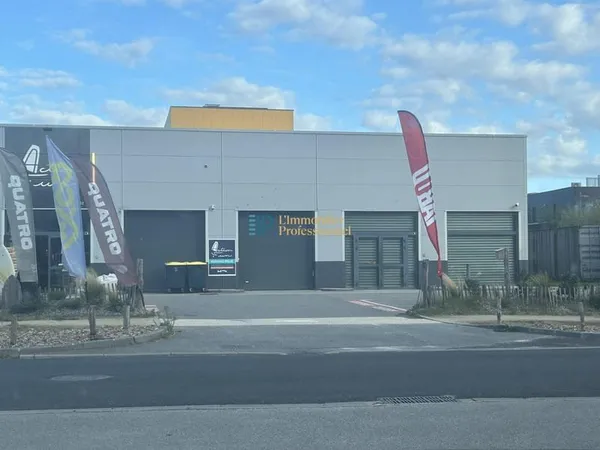 Local d'activité 304 m²
