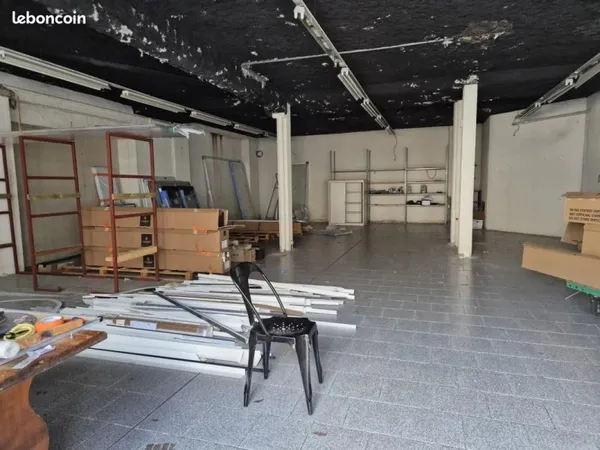 Local commercial 130 m²