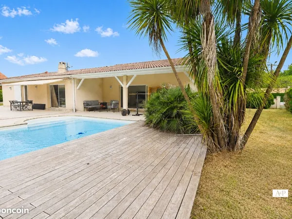 Maison familiale de plain-pied - 5 chambres - piscine - grand terrain - Arsac