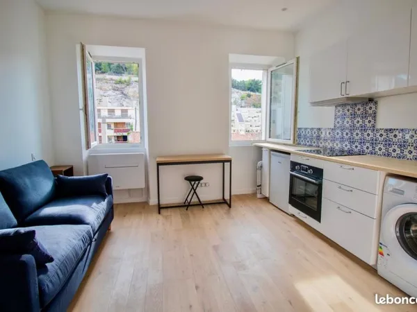 Studio 20 m² avec vue exceptionnelle sur Notre-Dame de la Garde - Marseille 6ème