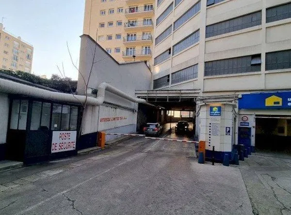 Loue parking