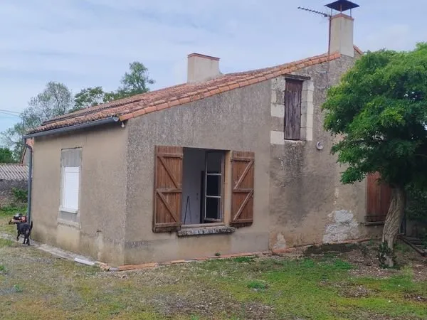 Maison de village d'habitation ancienne à restaurer