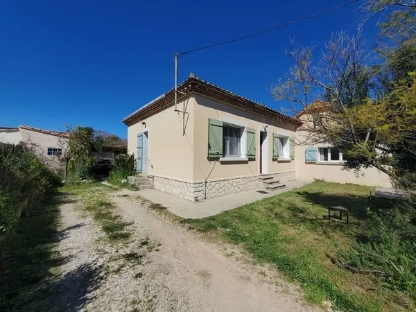 Maison de plain pied trois chambres