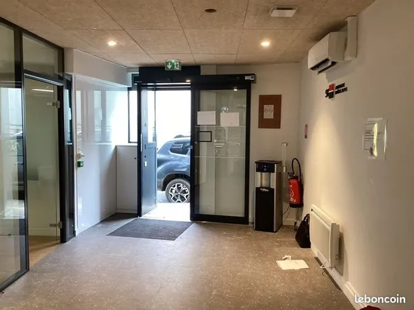 Local commercial bureaux