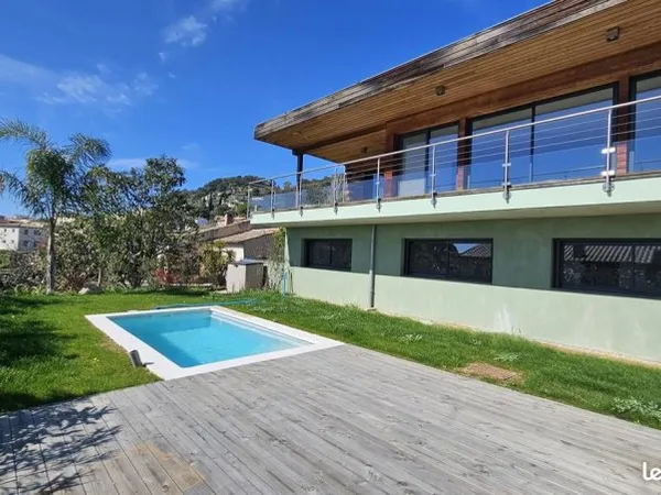Maison 5 pièces 209 m²