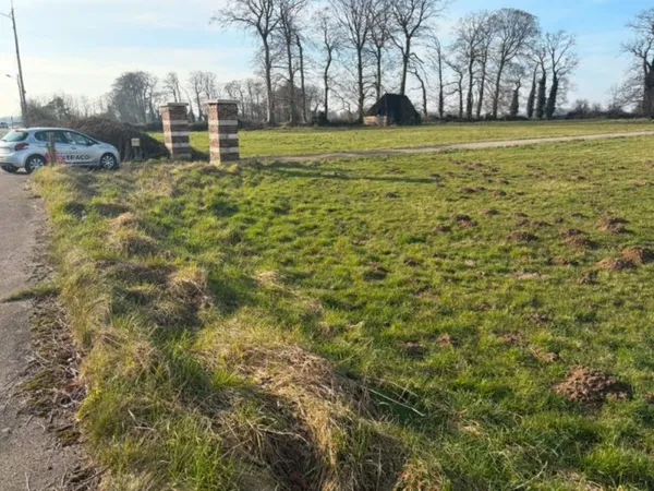 Terrain 895 m²