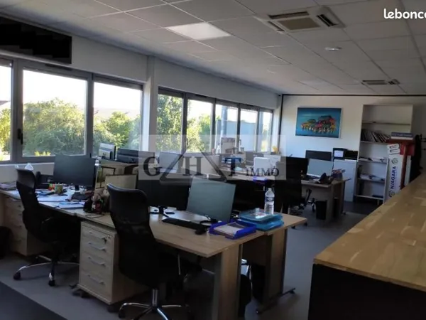 Bureaux 287 m²