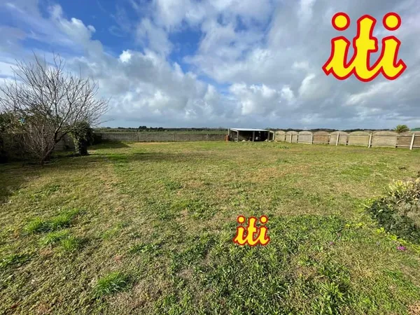 Beau terrain en lot arrière de 792 m² avec environnement privi