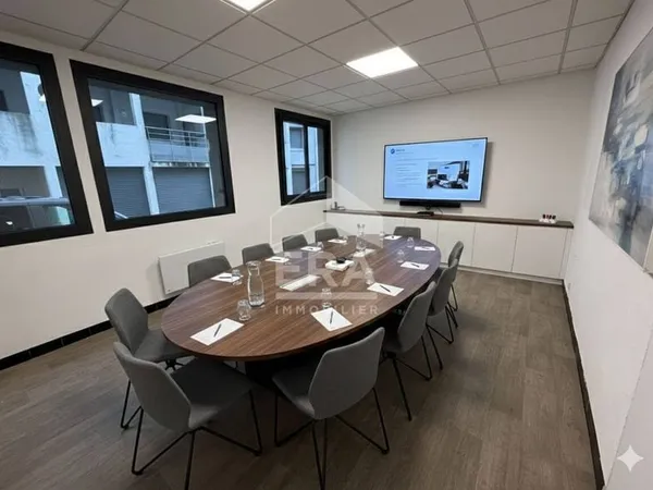 Local commercial 114 m²