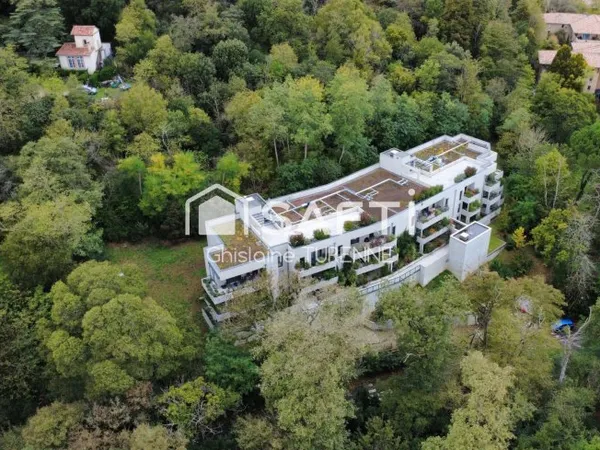T3/4 de 85m2 au 2è et dernier étage terrasse