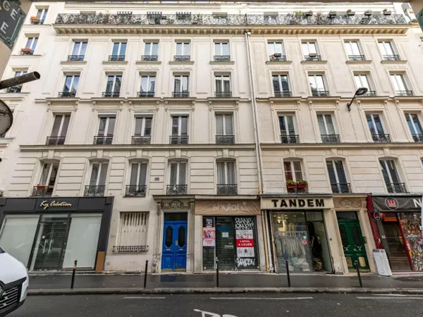Charmant deux-pièces au coeur du 11e, idéal premier achat ou investissement.
