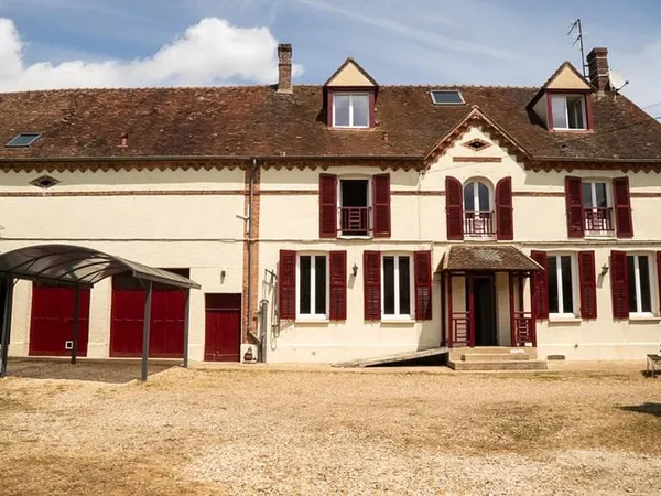 Ensemble immobilier - Proche Sens (89100) - 333 m2