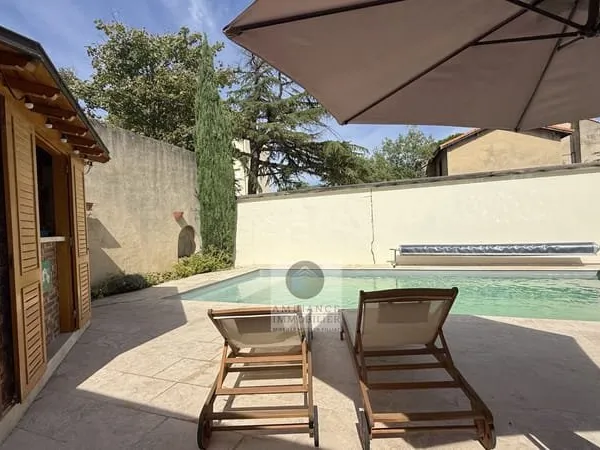 Maison 1930 avec piscine en centre-ville