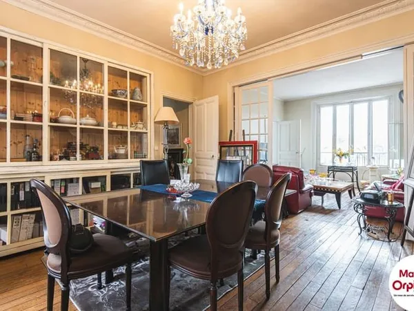 Appartement 6 pièces 180 m²