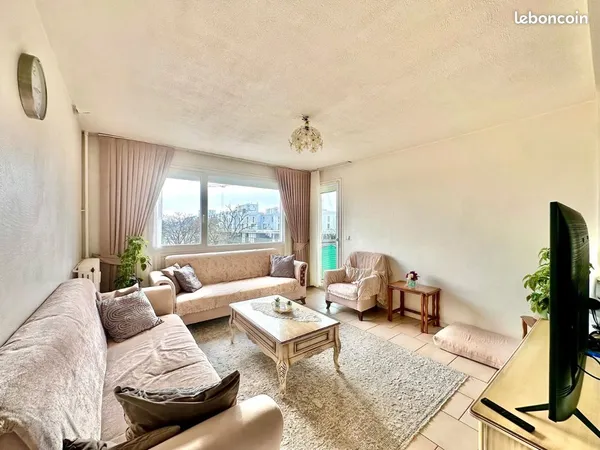Appartement de 53m2, avec 2 chambres, 1 cave, 1 balcon, dans un secteur recherché