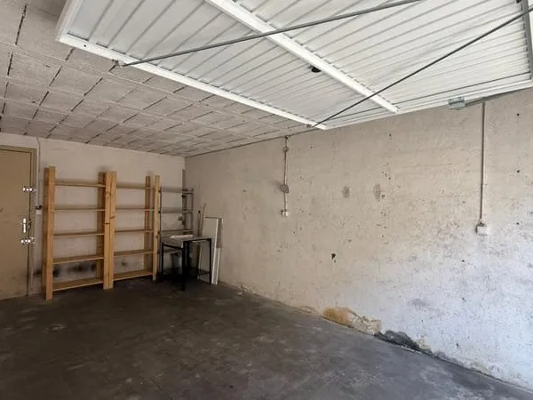 À VENDRE Garage 20 m² avec point d'eau Quartier Saint-Assiscle, Perpignan